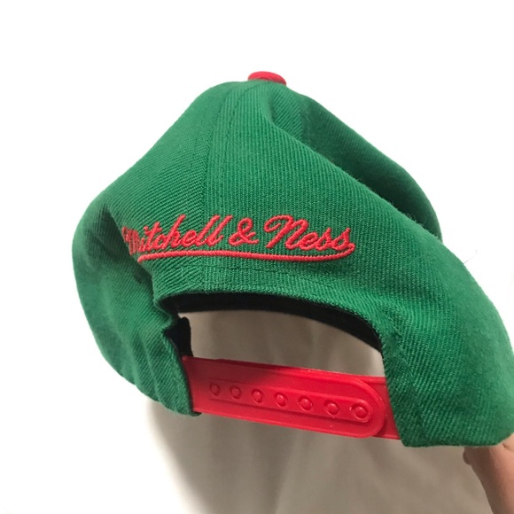 Milwaukee Bucks Hat - Picture 3 of 4